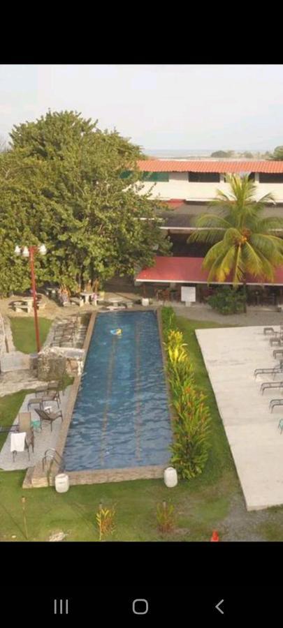 Hotel La Cueva Limon Exterior photo
