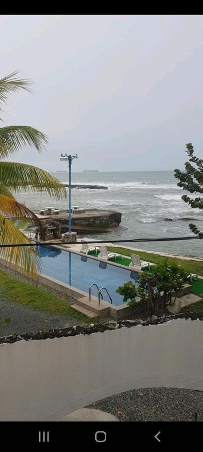 Hotel La Cueva Limon Exterior photo