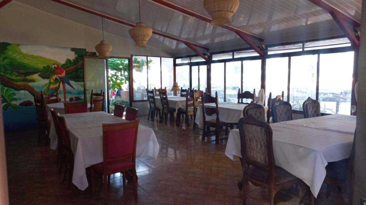 Hotel La Cueva Limon Exterior photo